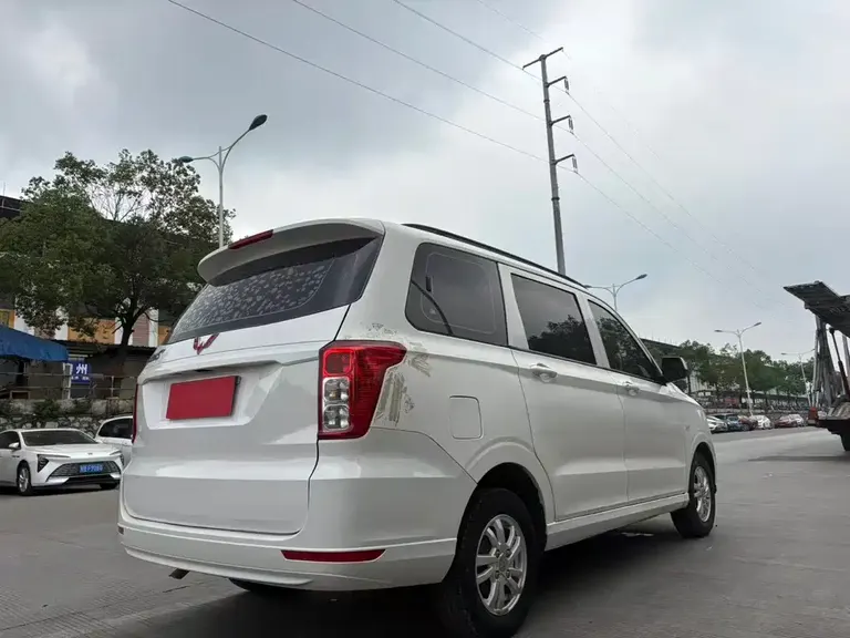 Wuling Hongguang 1.5 L S Standard L2 B