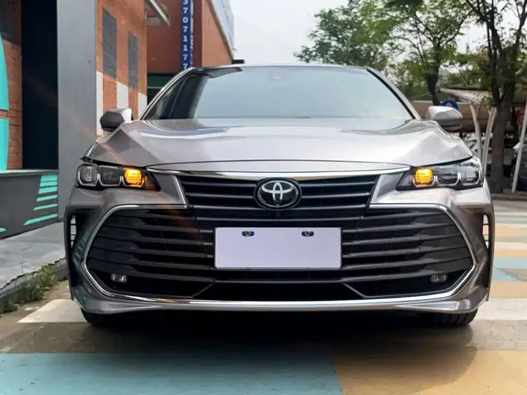 Toyota Avalon 2.5 L Touring Distinguished CN-VI