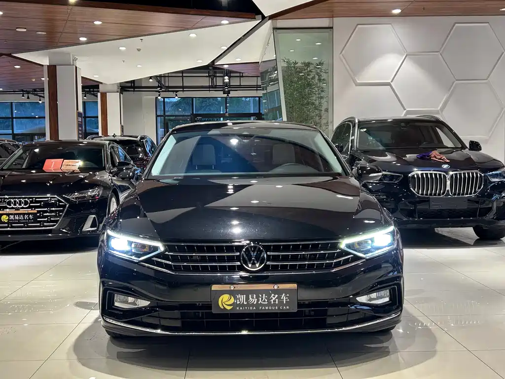 Magotan 200 10 K Commemorative 330 TSI DSG Luxury