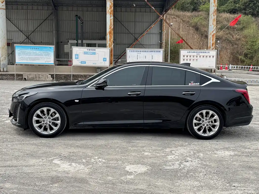 Cadillac CT5 28 T Luxury (Standard)
