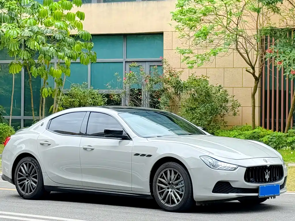 Ghibli 3.0 T Standard