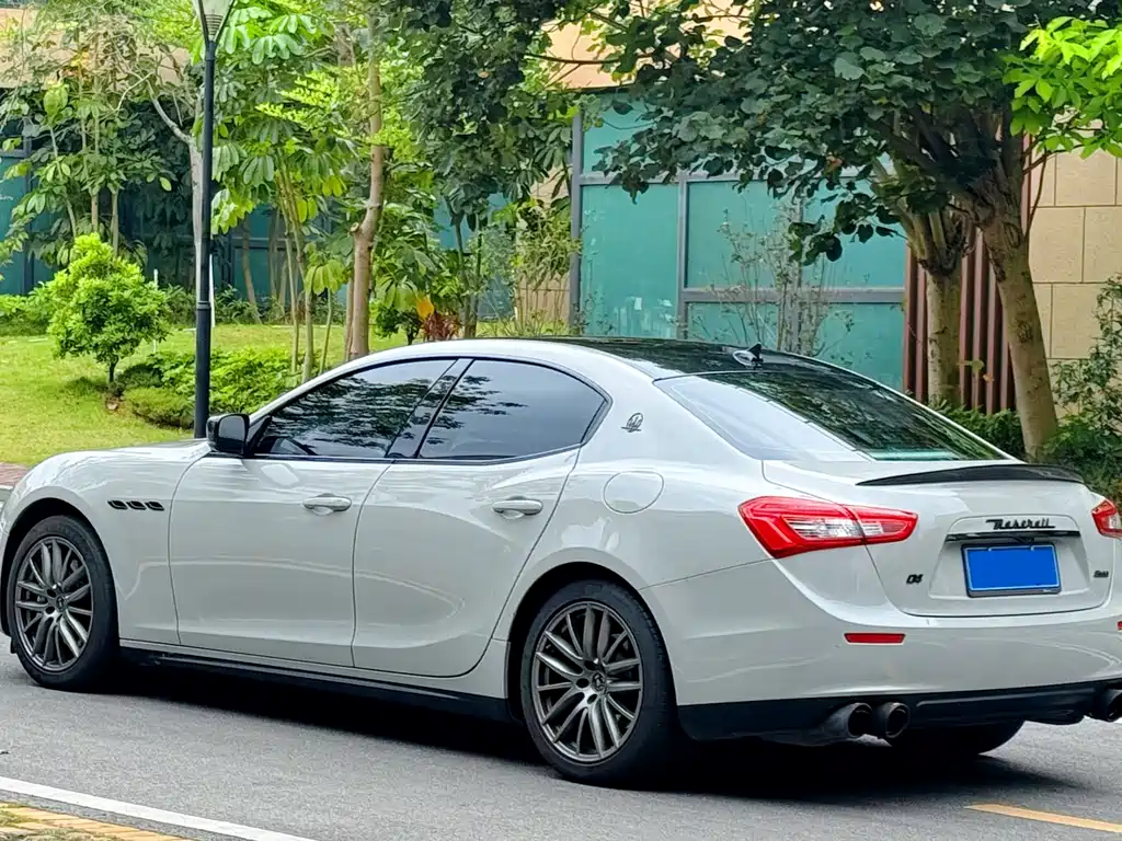 Ghibli 3.0 T Standard
