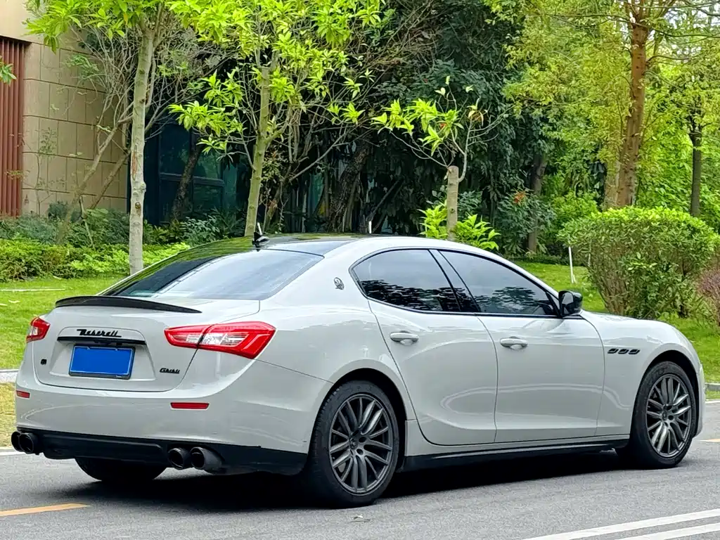 Ghibli 3.0 T Standard