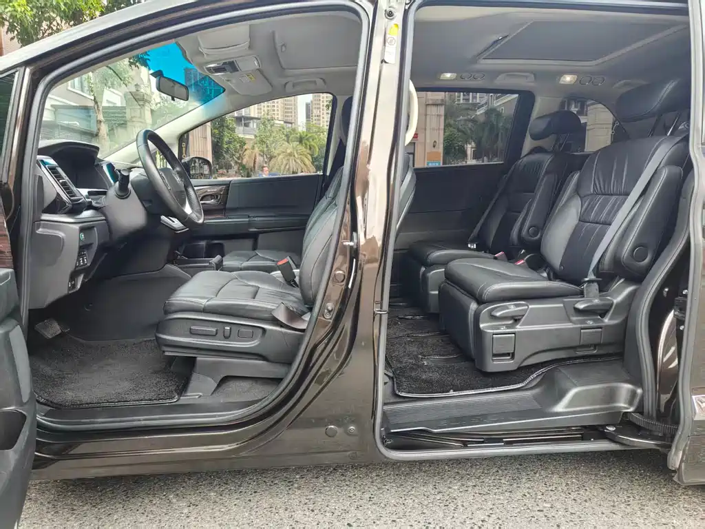 Elysion 2.4 L Style