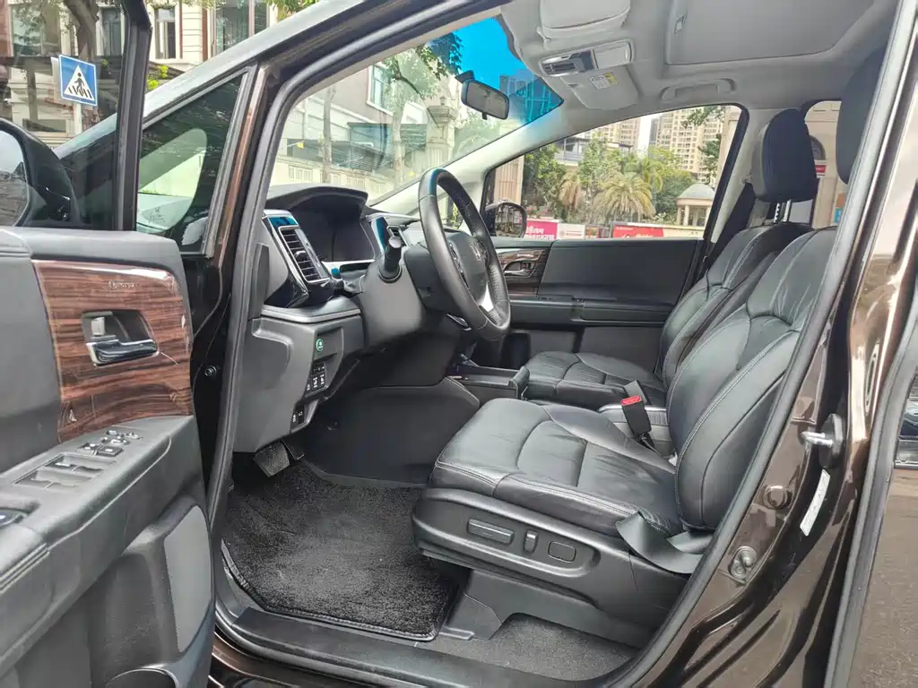 Elysion 2.4 L Style