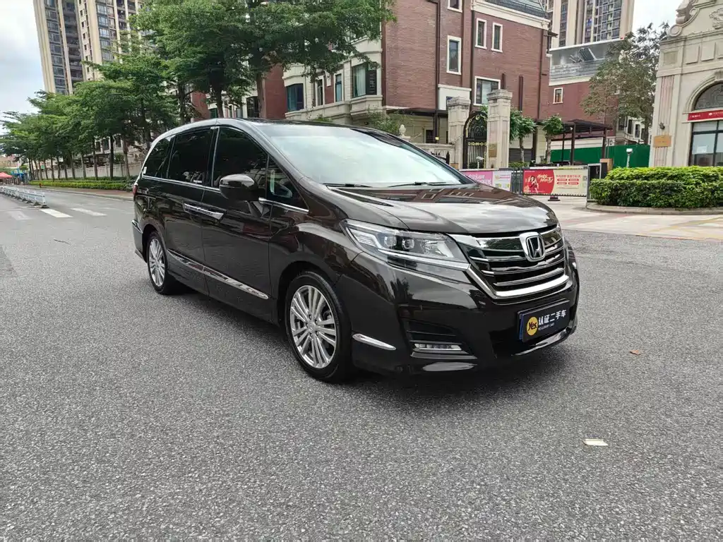Elysion 2.4 L Style