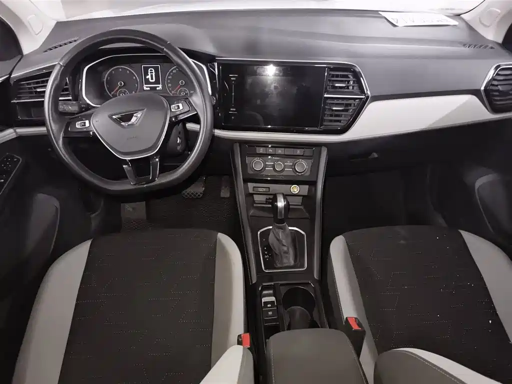 Jetta VS7 280 TSI Auto Progressive