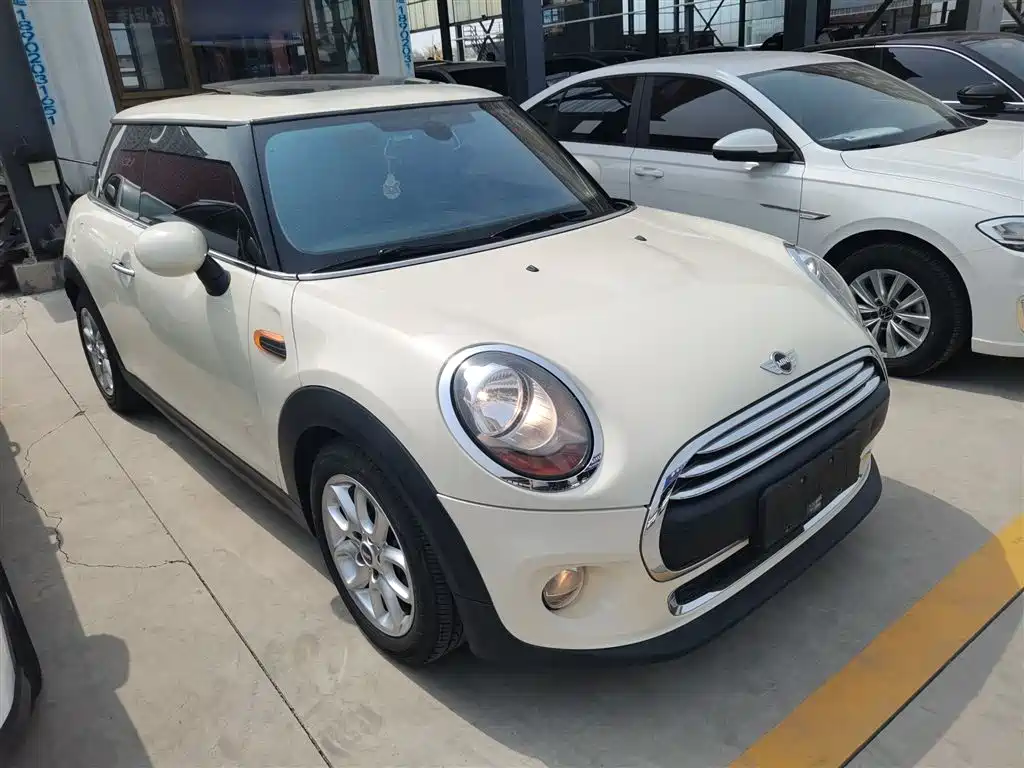 MINI 1.2 T ONE Pioneer