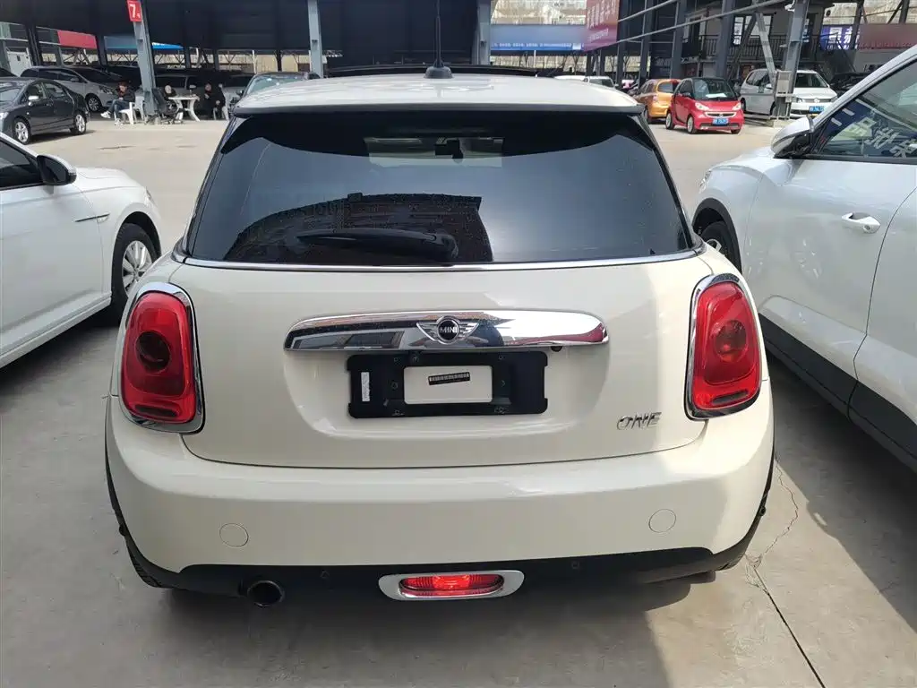 MINI 1.2 T ONE Pioneer