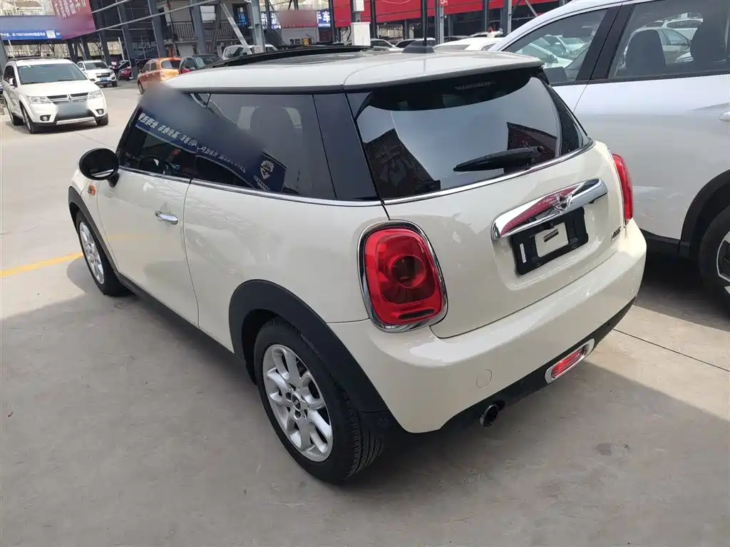 MINI 1.2 T ONE Pioneer