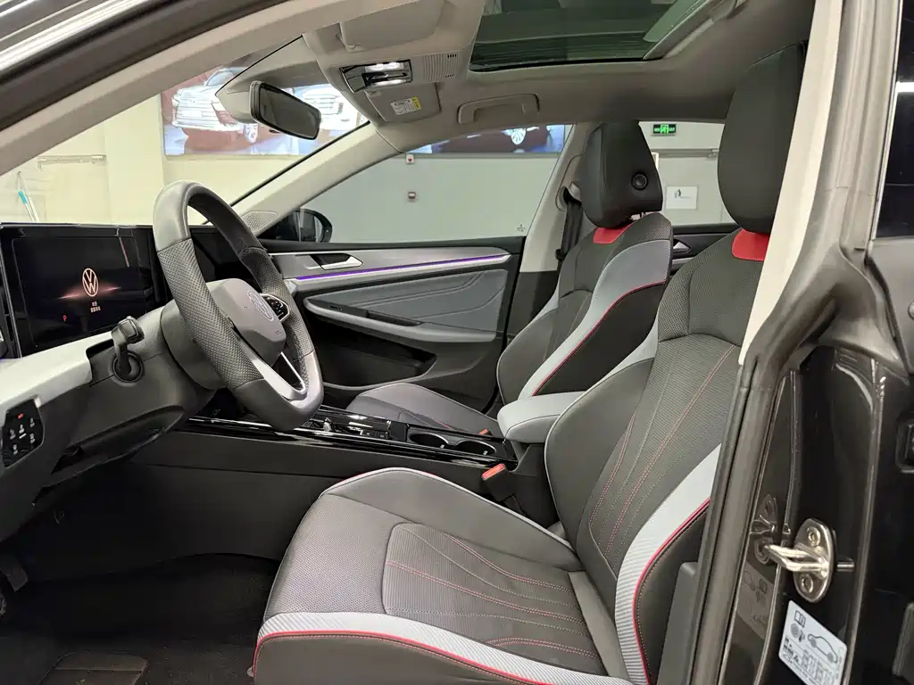 Lamando Lamando L 280 TSI DSG Spicy Cool