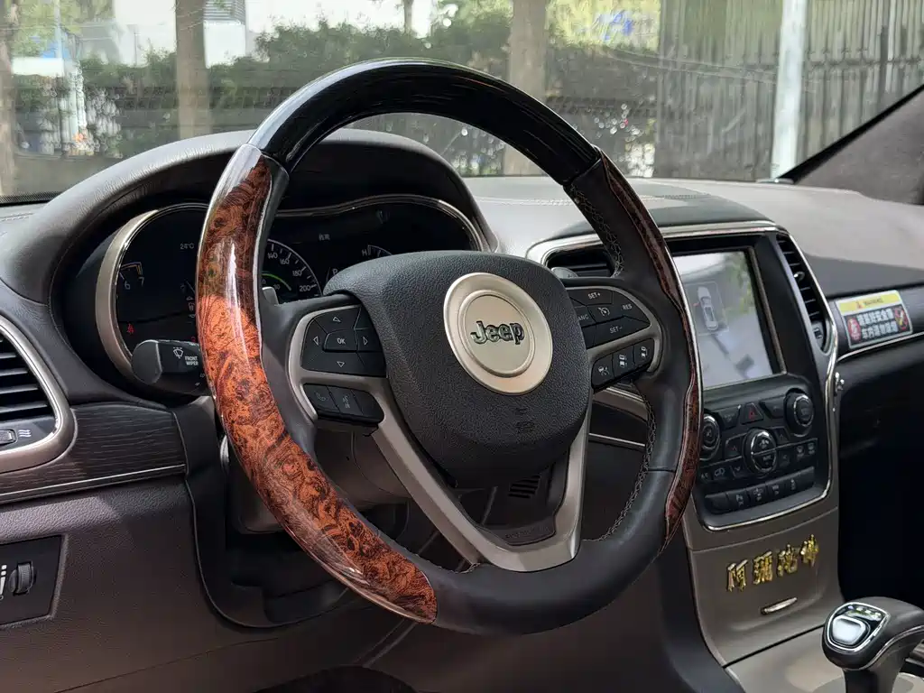 Grand Cherokee (Import) 大切诺基进口 2015款 3.6 L 旗舰尊耀版