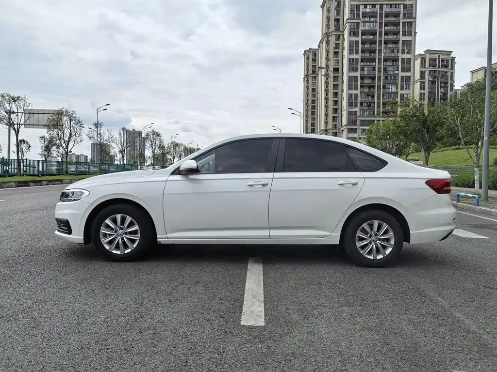 Lavida 1.5 L Auto Style CN-VI