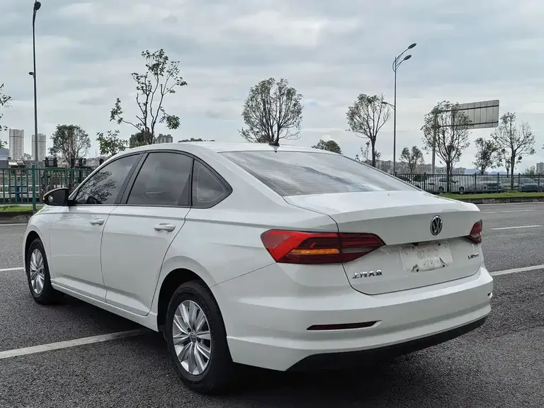 Volkswagen Lavida 1.5 L Auto Style CN-VI