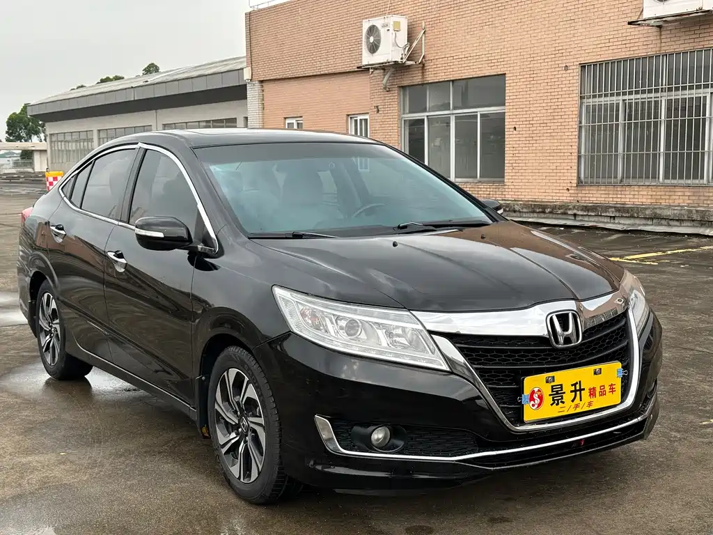 Crider 1.8 L CVT Luxury