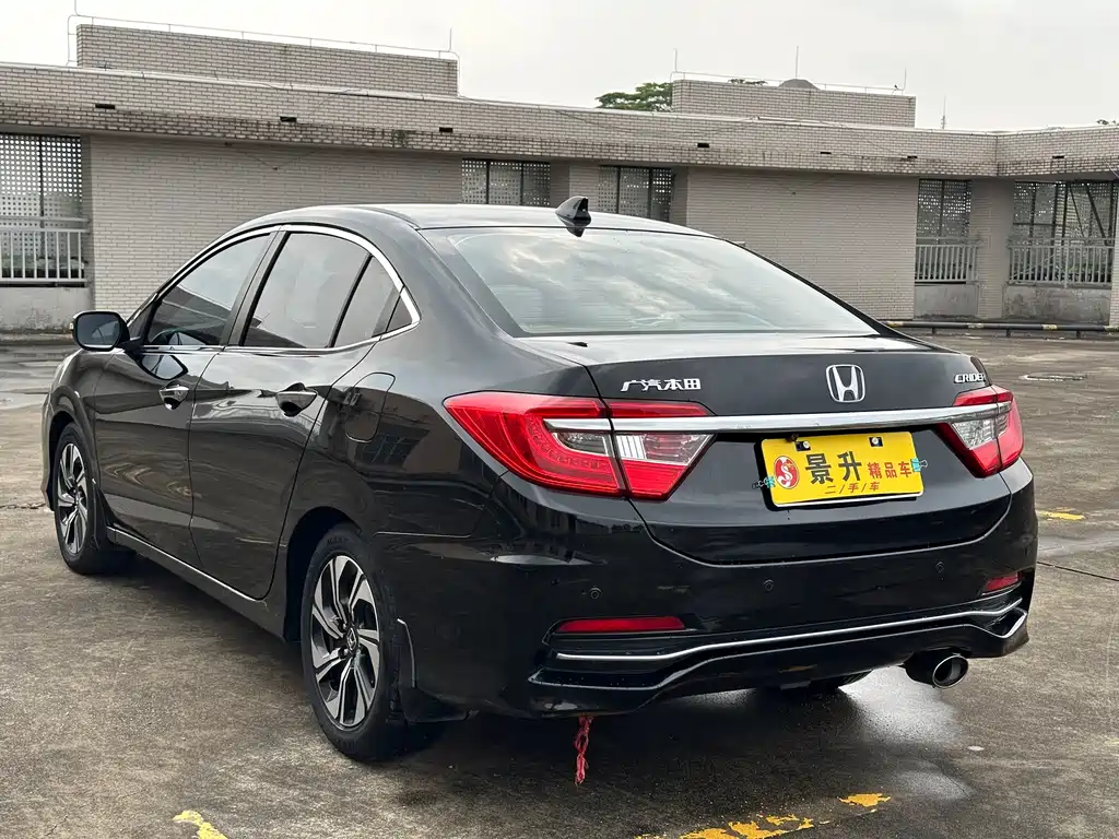 Crider 1.8 L CVT Luxury