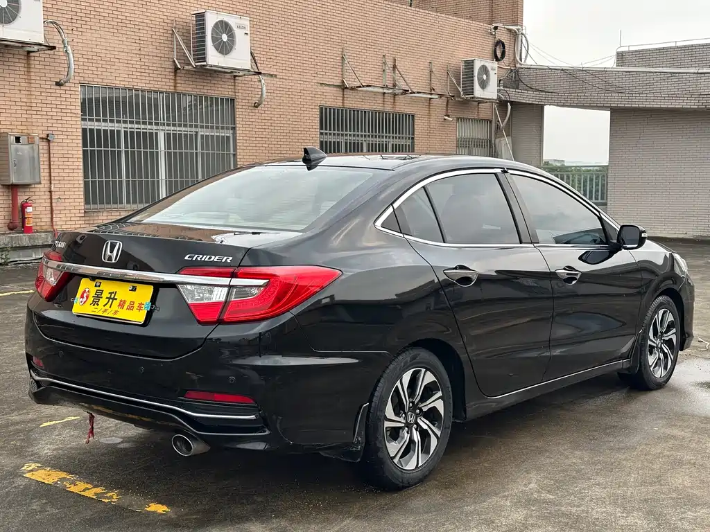 Crider 1.8 L CVT Luxury