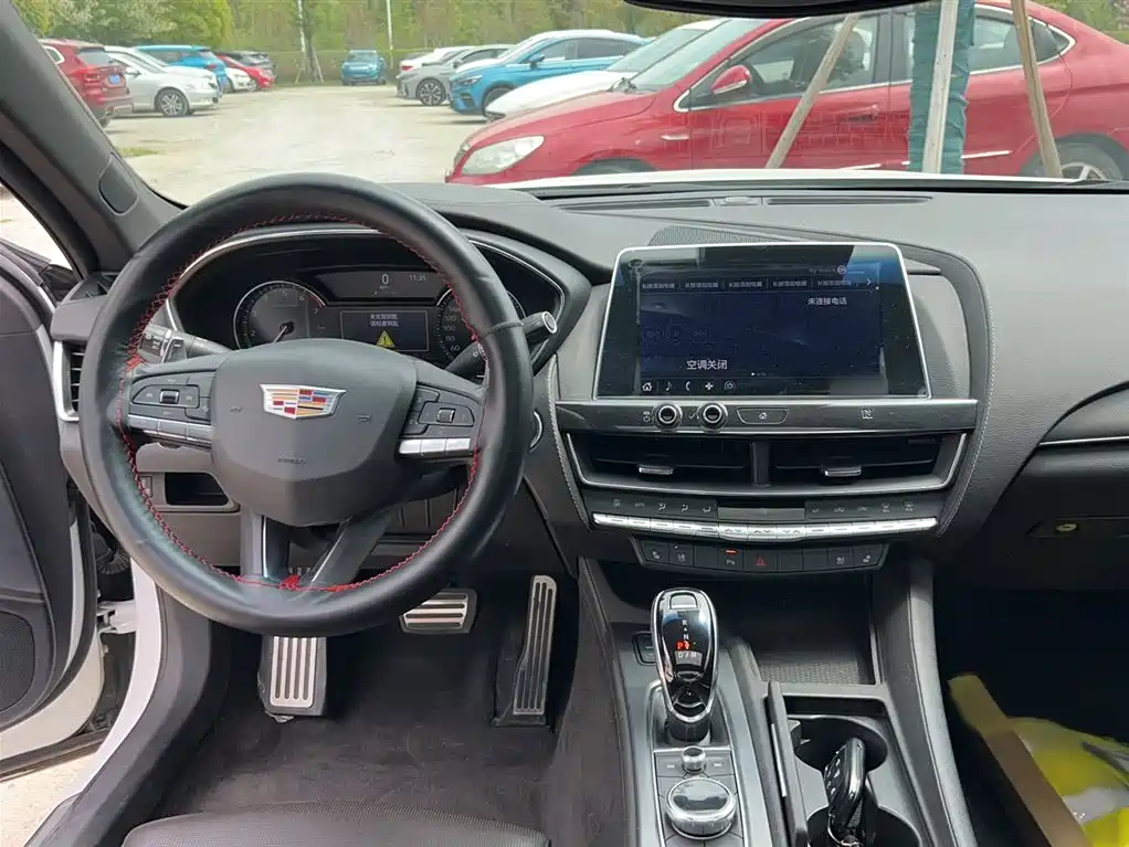 Cadillac CT5 28 T Leading Sport