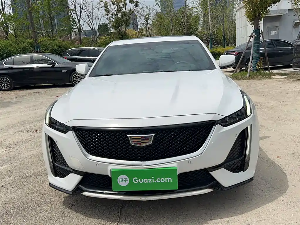 Cadillac CT5 28 T Leading Sport