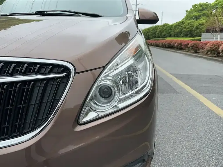 Buick GL8 28 T Luxury CN-VI
