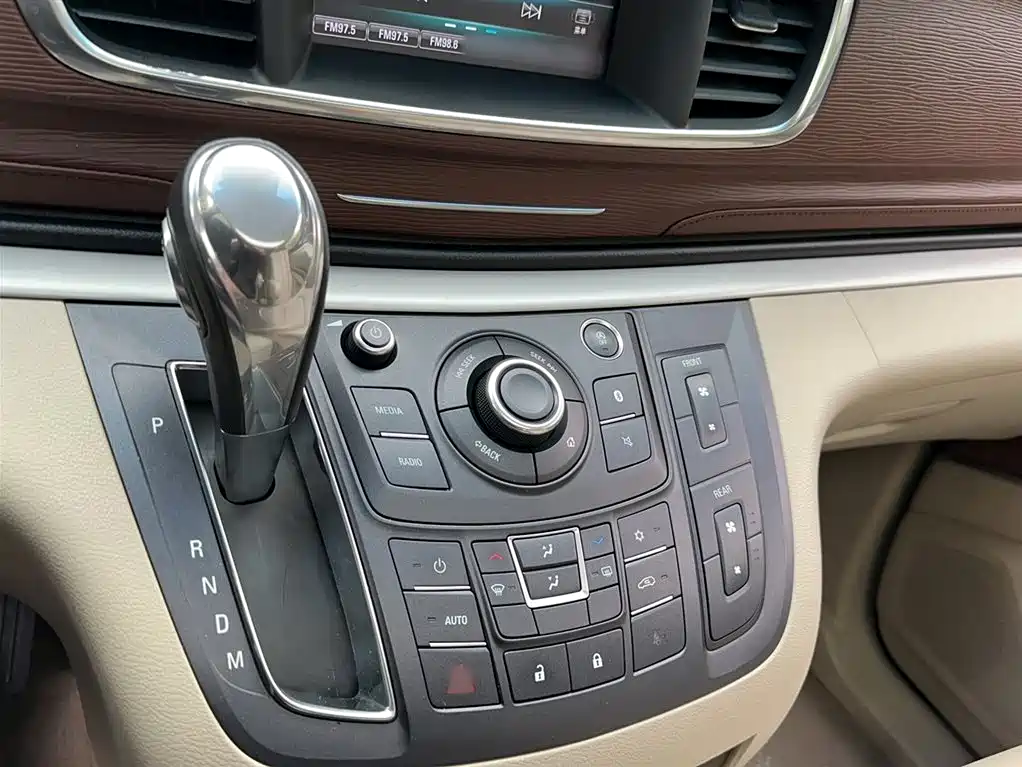 Buick GL8 28 T Luxury CN-VI