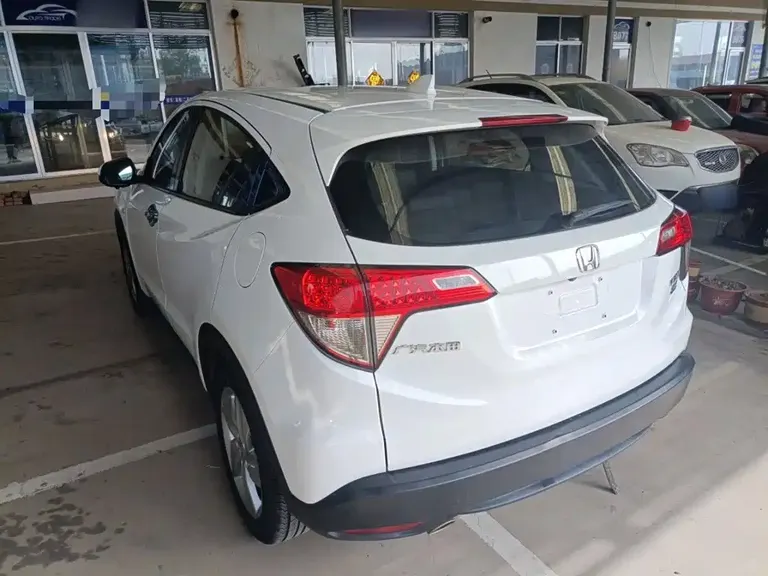 Honda Vezel 220 TURBO CVT Elite CN-VI