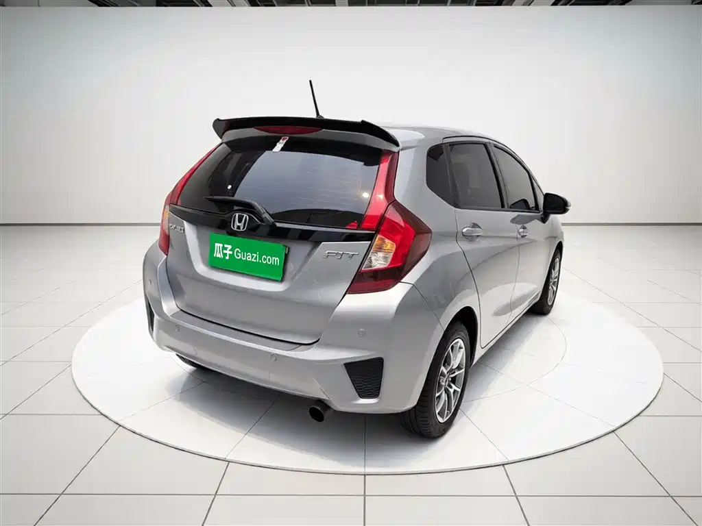Fit 1.5 L LXS CVT Comfort Sunroof