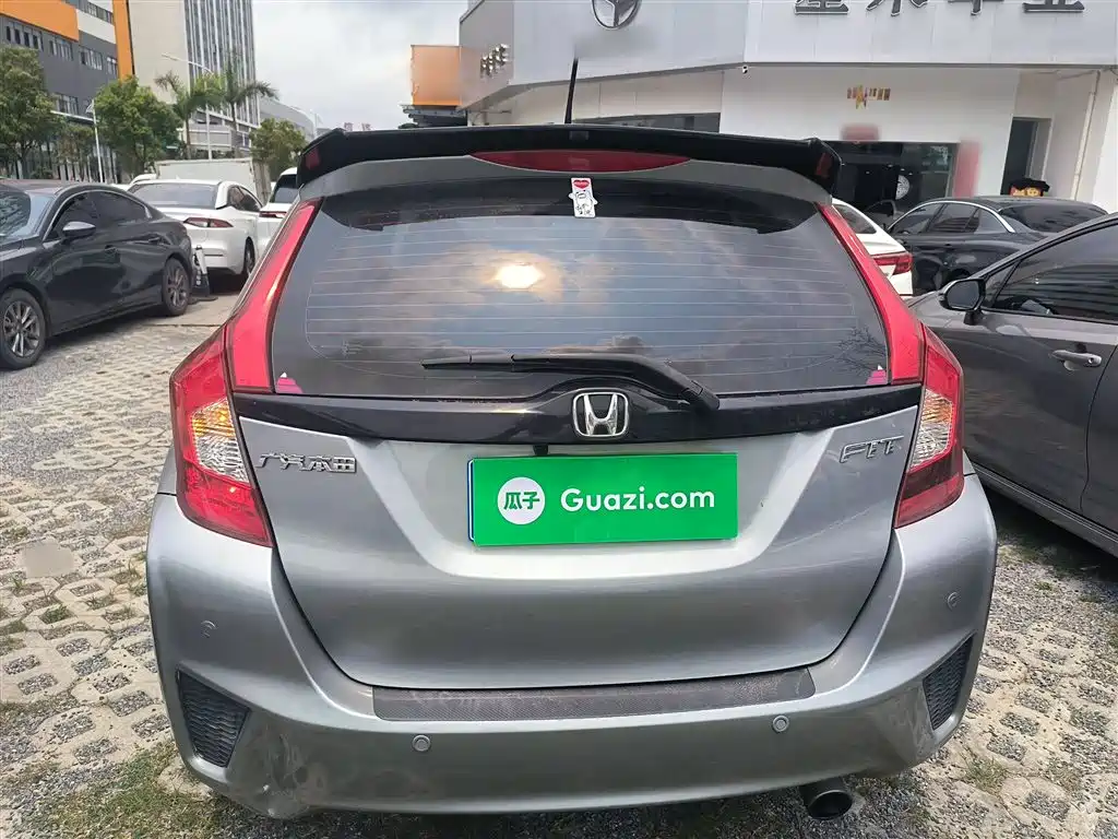 Fit 1.5 L LXS CVT Comfort Sunroof