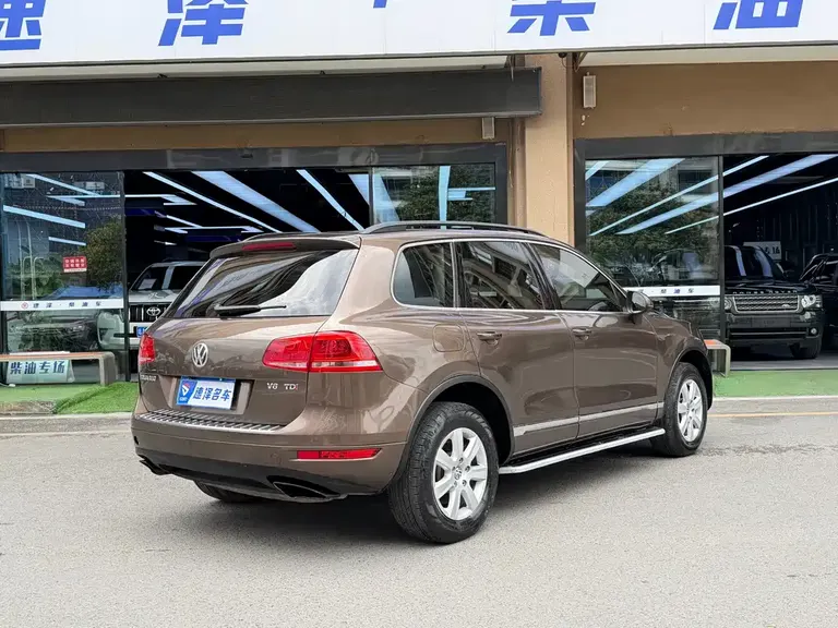Volkswagen Touareg 3.0 TDI Diesel Standard Config