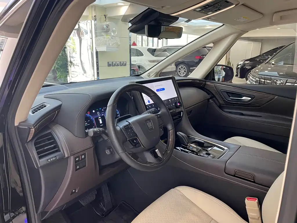 Vellfire Crown Dual Engine 2.5 L Supreme Executive
