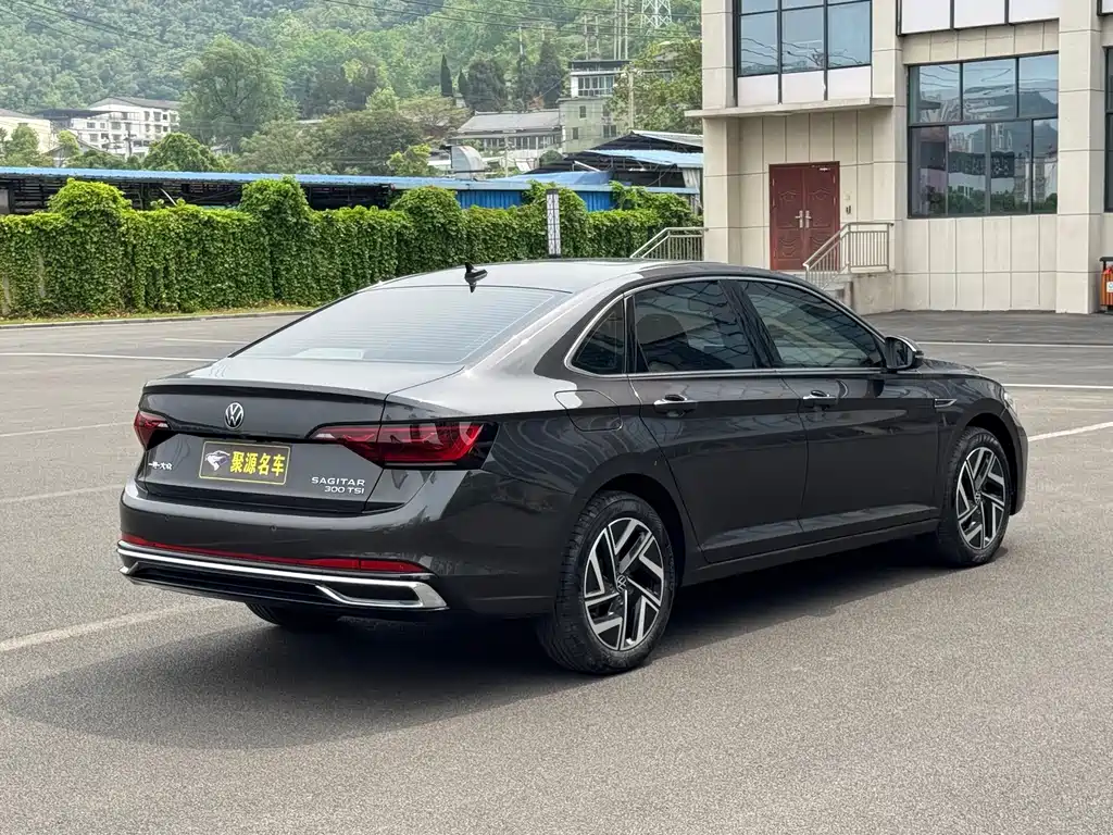 Sagitar 300 TSI DSG Outstanding