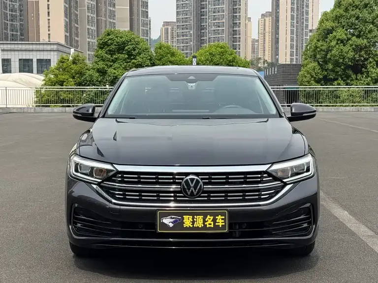 Volkswagen Sagitar 300 TSI DSG Outstanding