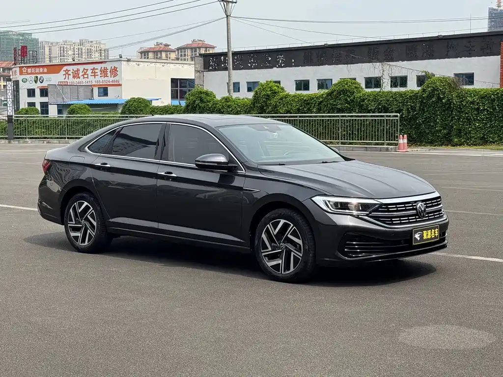 Sagitar 300 TSI DSG Outstanding