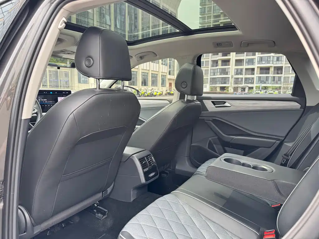 Sagitar 300 TSI DSG Outstanding