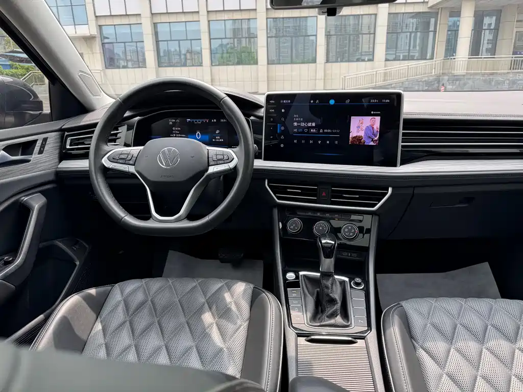 Sagitar 300 TSI DSG Outstanding