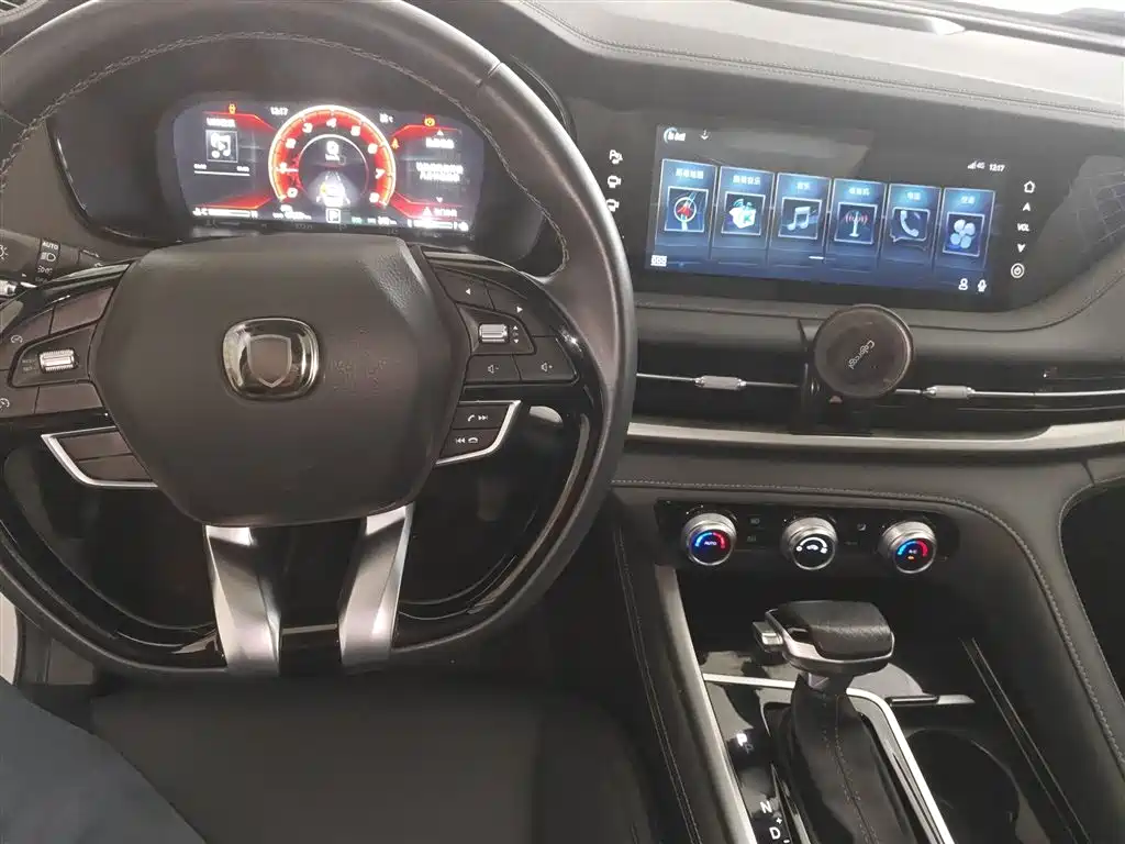 Changan CS95 2.0 T 2 WD Luxury