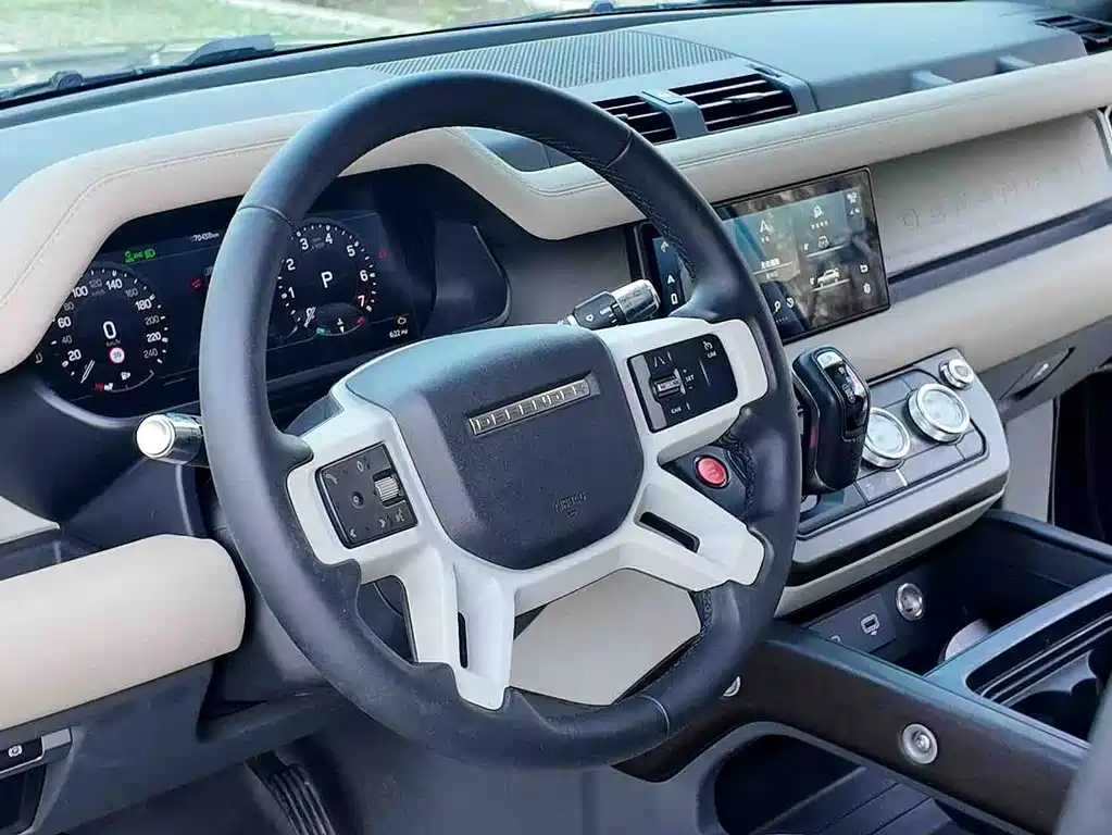 Land Rover Defender 110 P400 SE