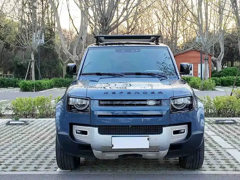 Land Rover Defender 110 P400 SE