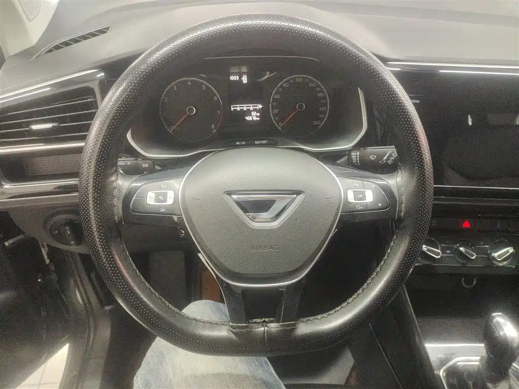 Jetta VS5 280 TSI Auto Progressive