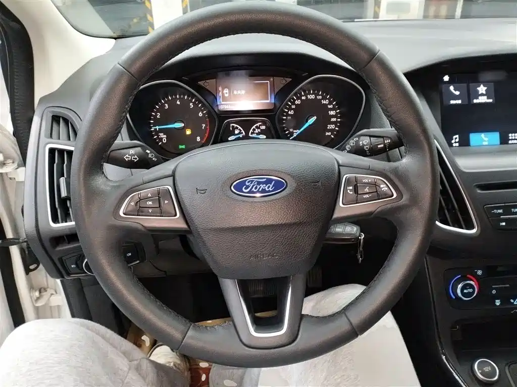 Focus Hatchback EcoBoost 180 Auto Elite