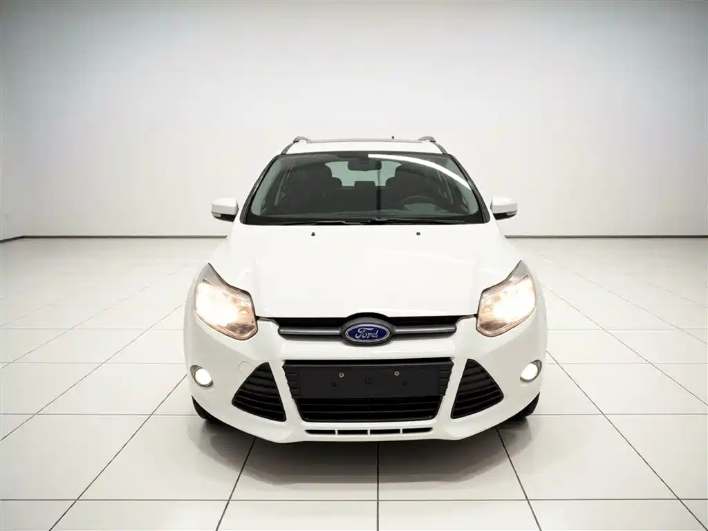 Focus Hatchback 1.6 L Manual Style