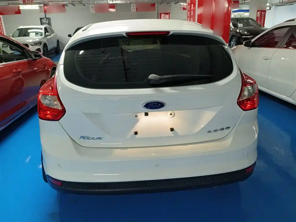 Focus Hatchback 1.6 L Manual Style