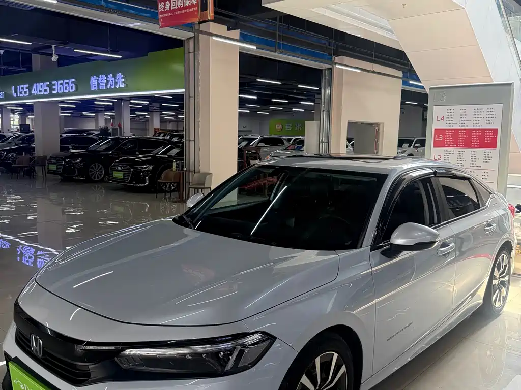 Civic 2.0 L e:HEV Pioneer