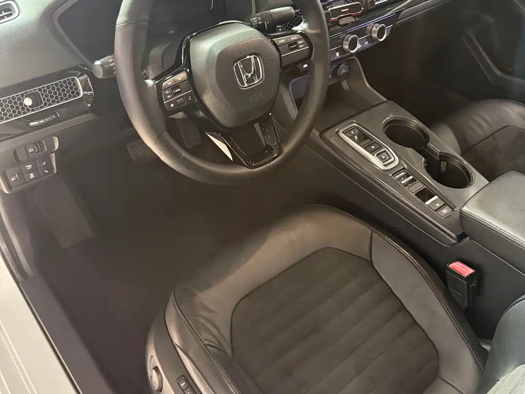 Civic 2.0 L e:HEV Pioneer