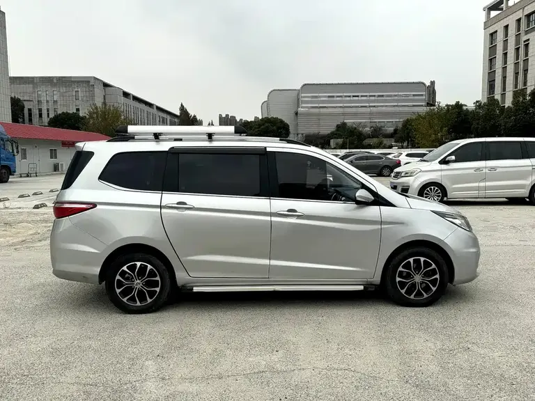 Changan Oshan A600 1.5 L Manual Luxury 7-seat