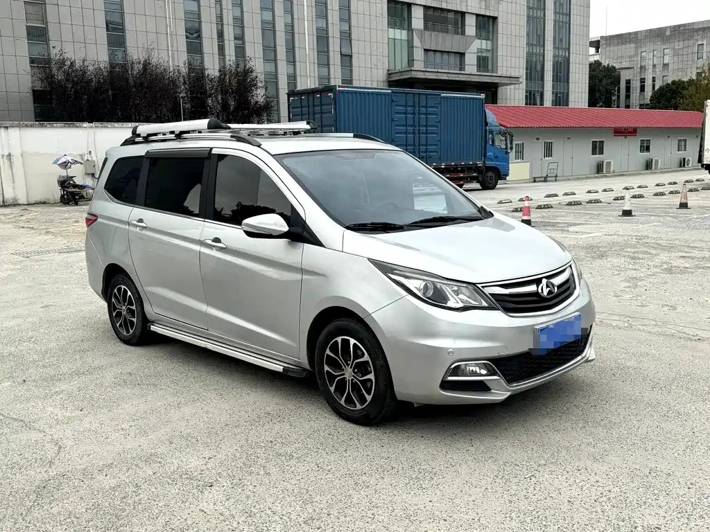 Changan Oshan A600 1.5 L Manual Luxury 7-seat