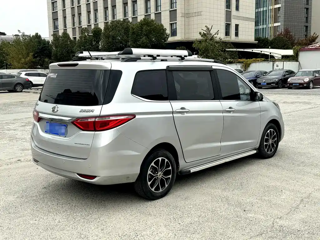 Changan Oshan A600 1.5 L Manual Luxury 7-seat