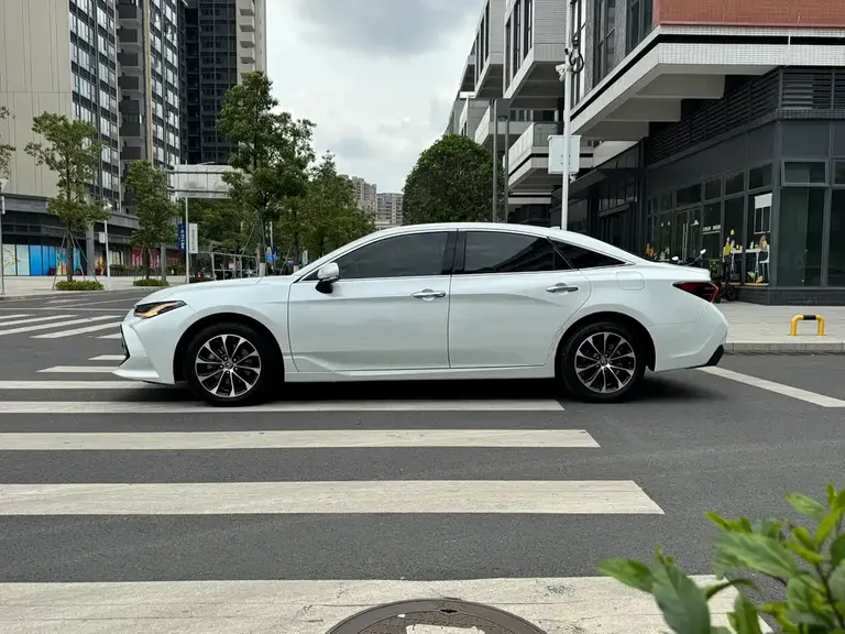 Toyota Avalon 2.0 L Luxury