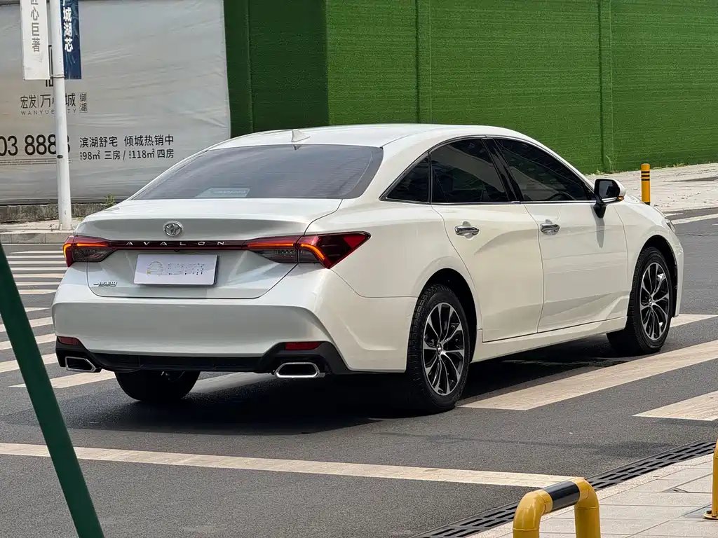 Avalon 2.0 L Luxury