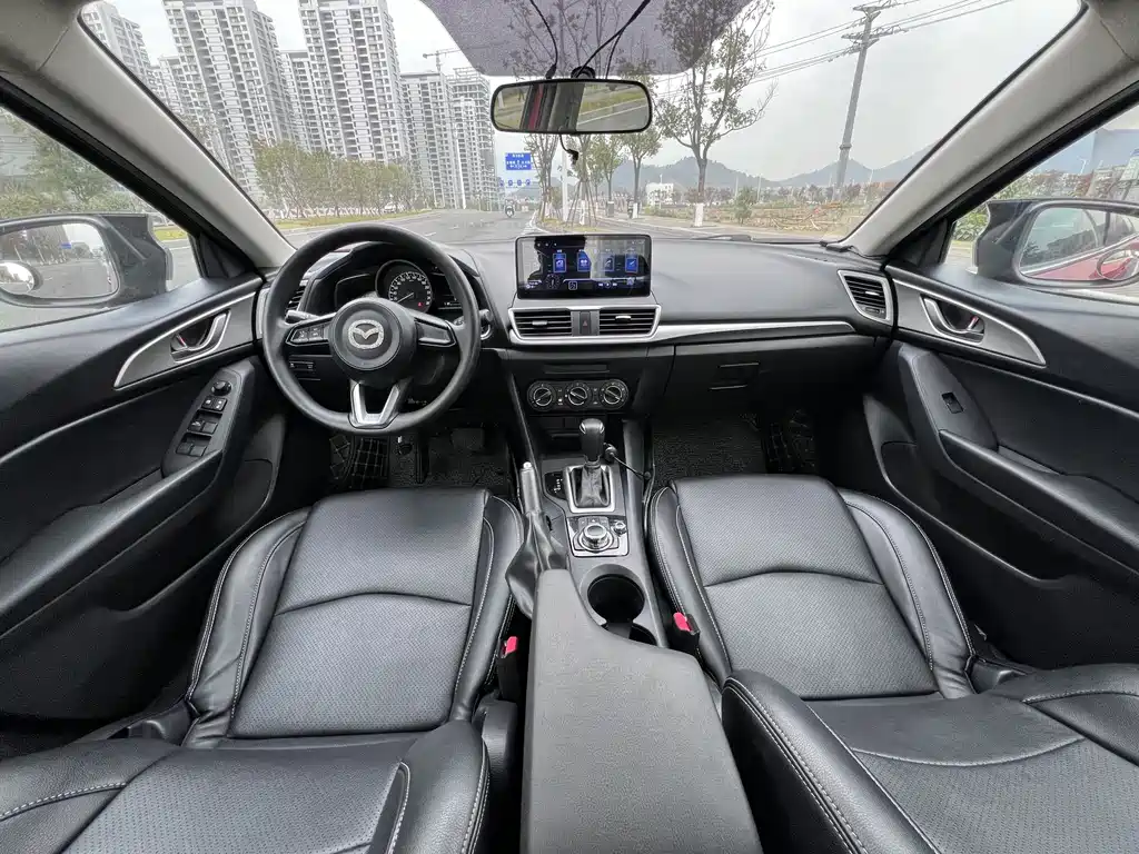 Mazda 3 Axela Sedan 1.5 L Auto Comfort CN-V